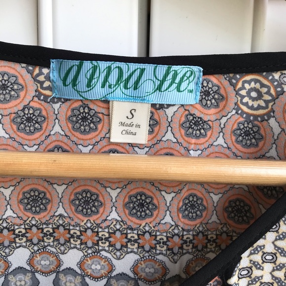 Long Sleeve Flowy Aztec Unique Design Tie Blouse - Picture 3 of 7